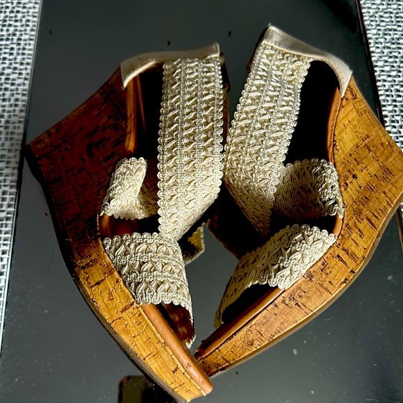 Sandal - wedge - Picture 2 of 4